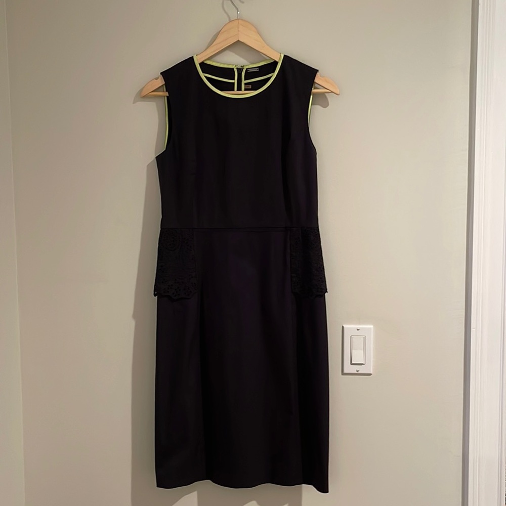 Elie Tahari Navy Dress with light green satin around neck, peplum.  Sz 6.